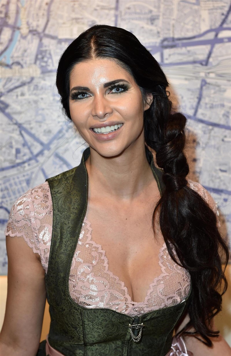 Micaela Schaefer - 02